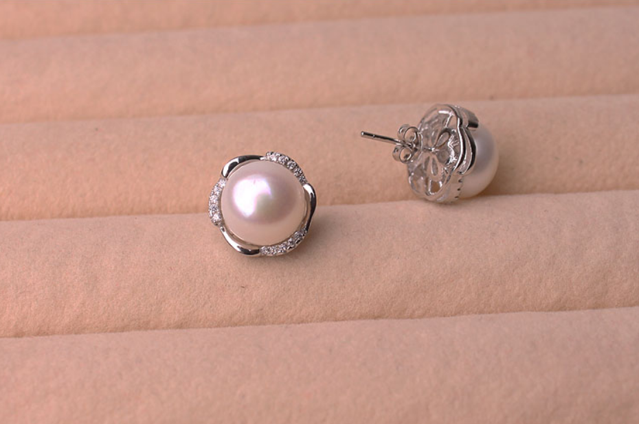 Natural Freshwater Pearl Jewelry Set in Silver