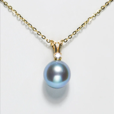 Lustrous Sea Pearl Pendant Necklace