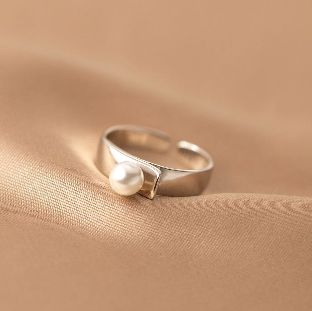 Korean Pearl Ring | Minimalist Design for Women