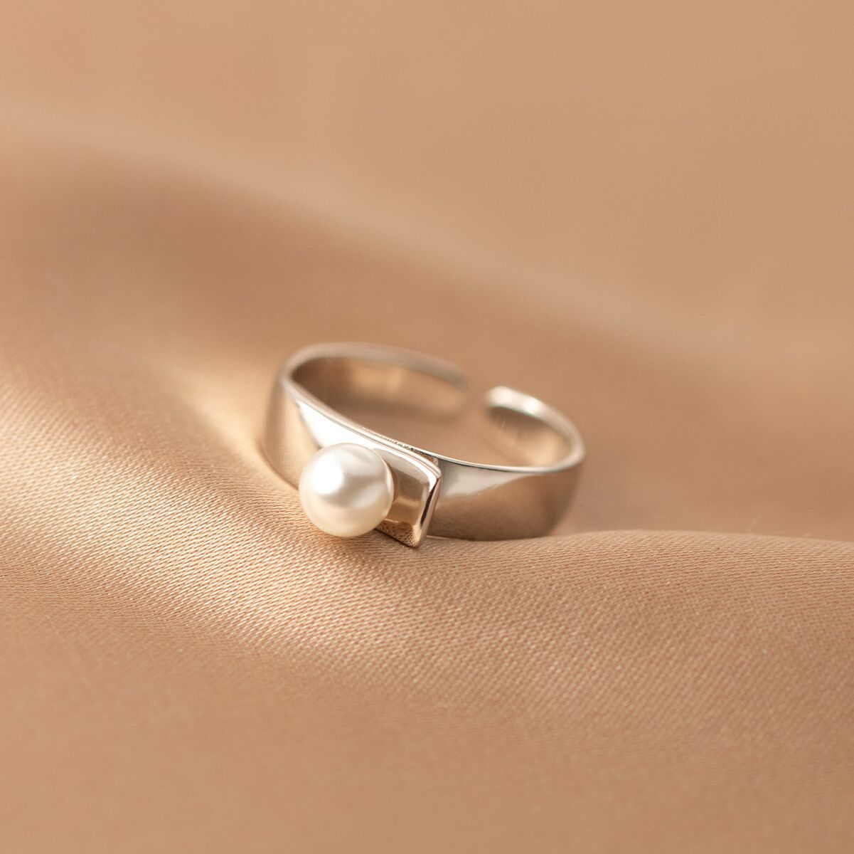 Korean Pearl Ring | Minimalist Design for Women